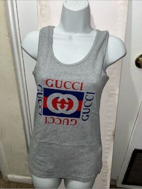 Cute fashion top size medium